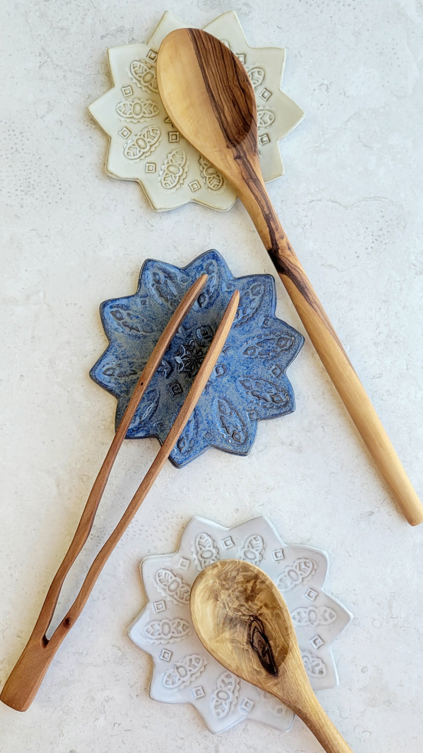 Flower Shaped Spoon Rest for Kitchen Counter in Farmhouse Blue