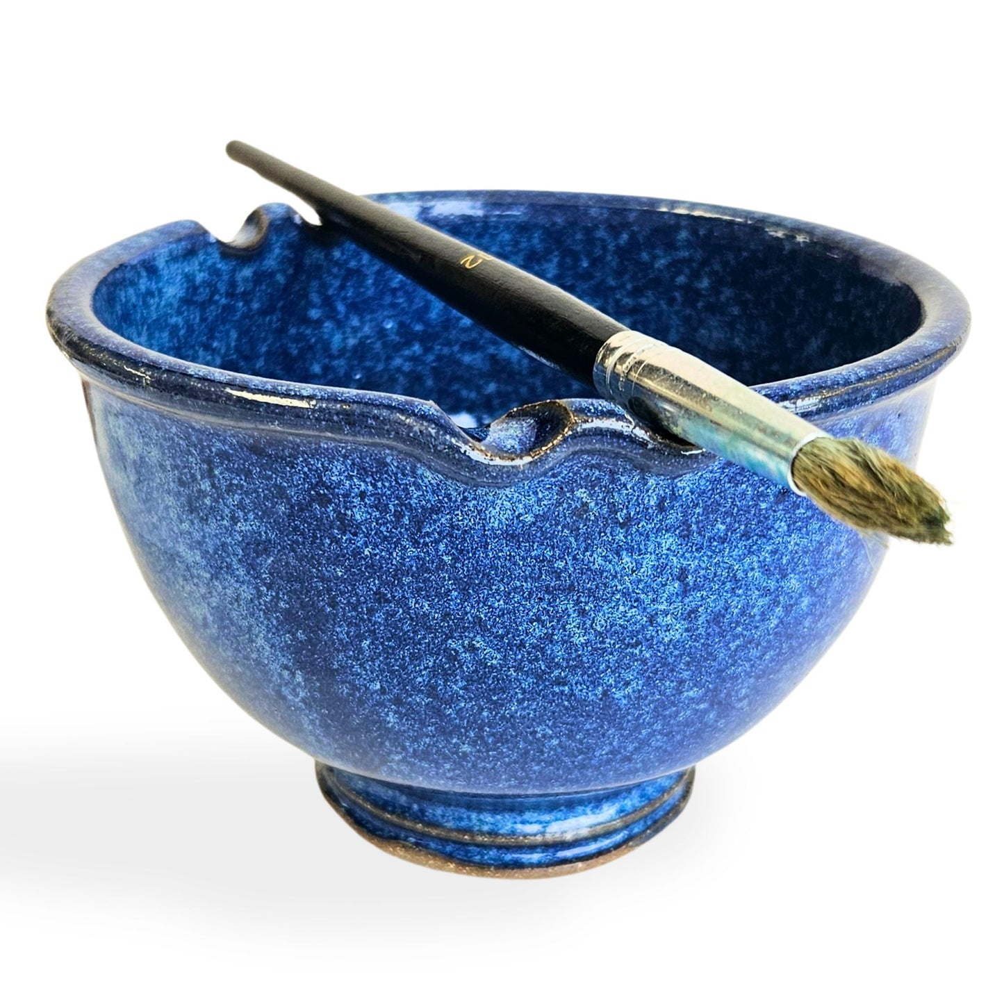 Stoneware brush rinse bowl handcrafted on the potter’s wheel with offset brush rests and swirl cleaning design. Functional and stylish art studio accessory for painters.
