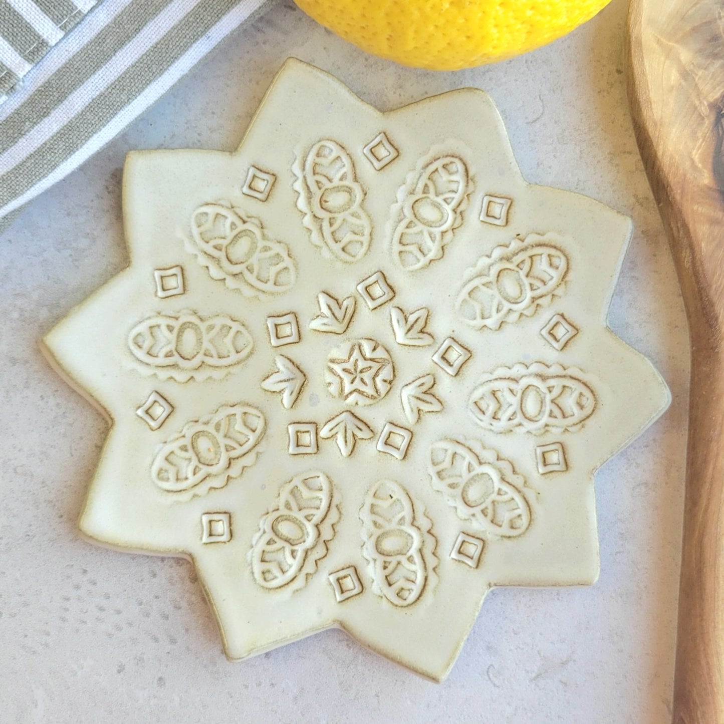 Flower Shaped Spoon Rest for Kitchen Counter in Sweet Rustic Style - Full Sized Butter Cream