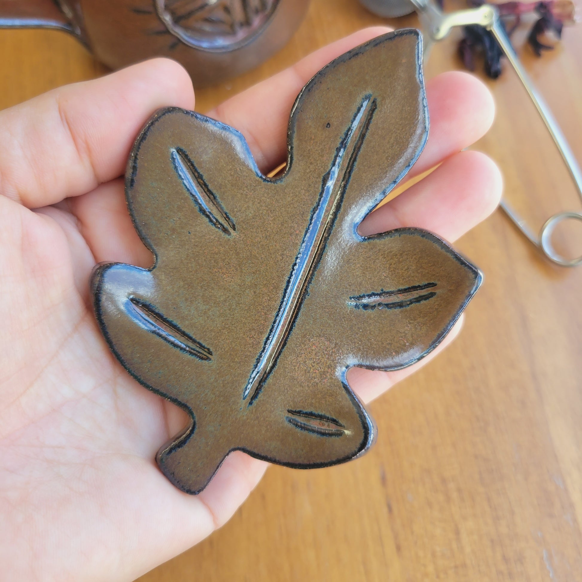 Maple Leaf Mini Spoon Rest for Coffee Station Green – The Mud Place