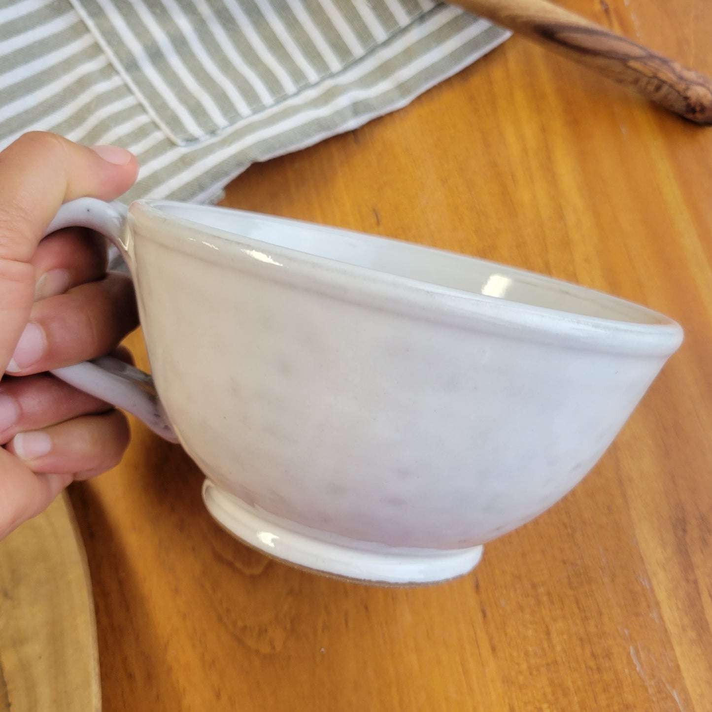 Large Cozy Soup Bowls with Handles in Farmhouse White – The Mud Place