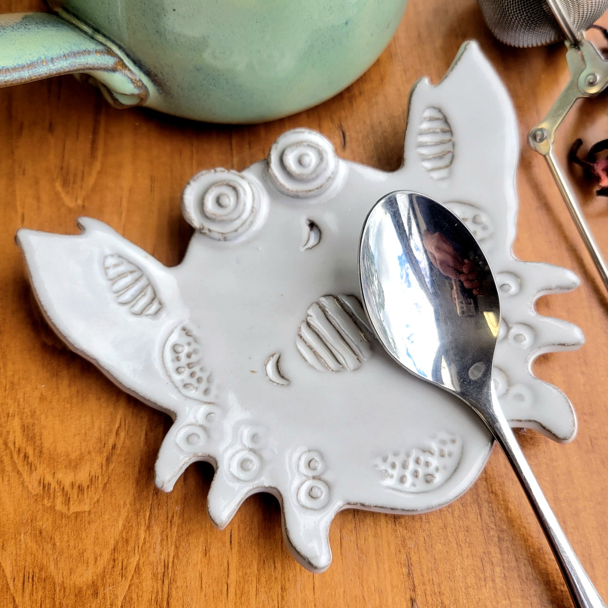 Gary the Crab Petite Spoon Rest in White