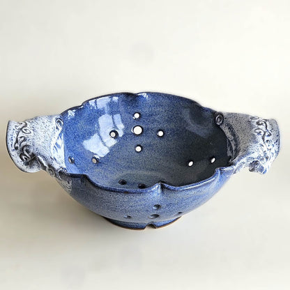 Scalloped Colander Bowl with Handles – Fruit and Berry Strainer in Blue Speckle