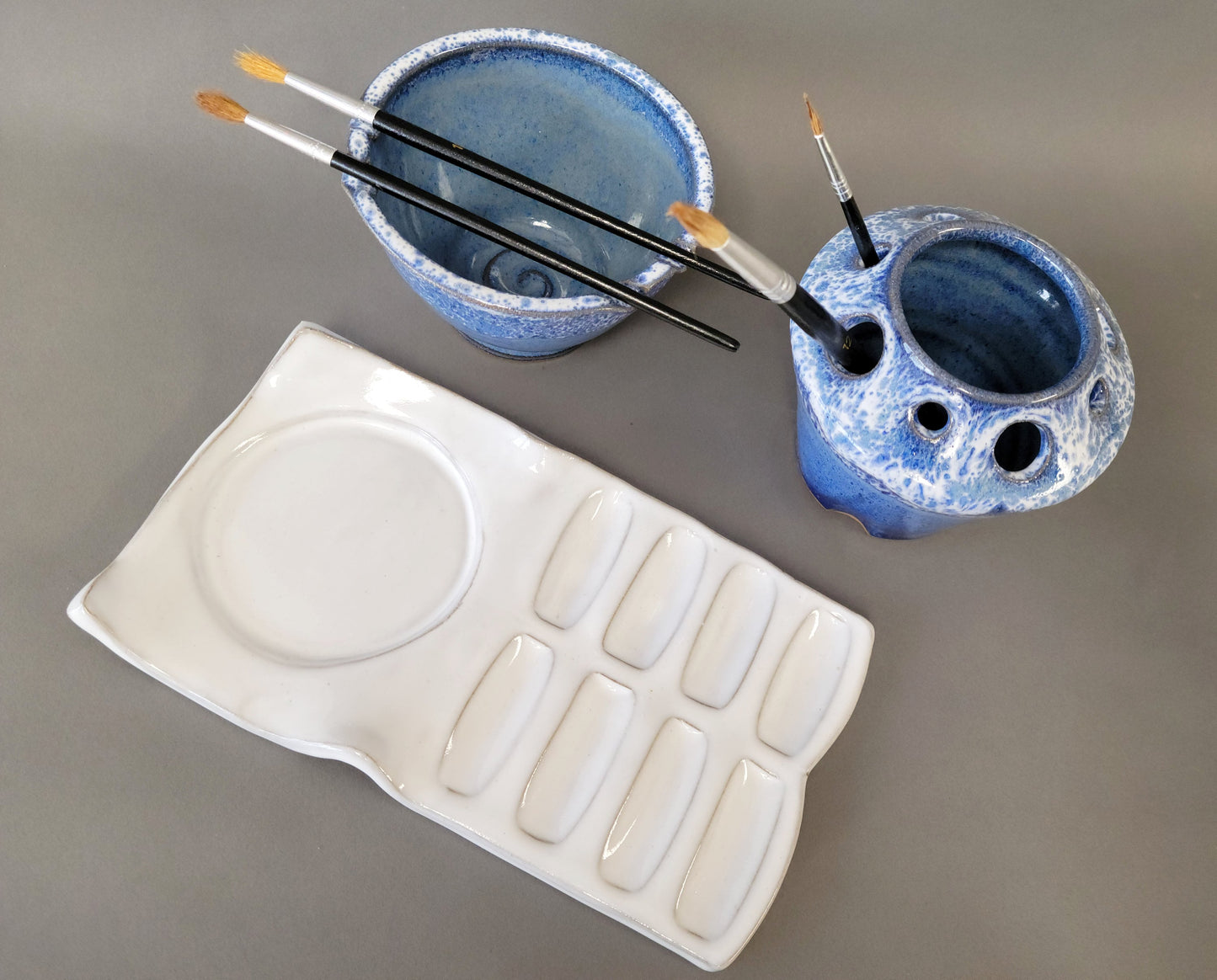 Painting 3pc Set Palette Watercolor Bowl and Brush Caddy rest stand for painters rinse Blue White Speckle